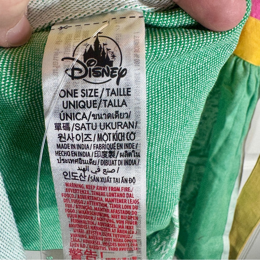 NWT. Disney Apron - Epcot France - Mickey And Minnie Paris Cafe. - Picture 14 of 16